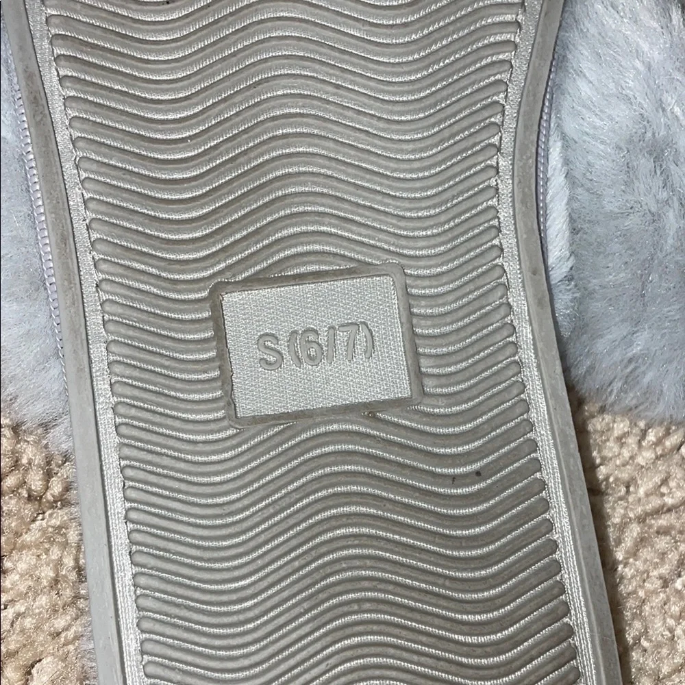 Gray Fur Slippers - Picture 3 of 5